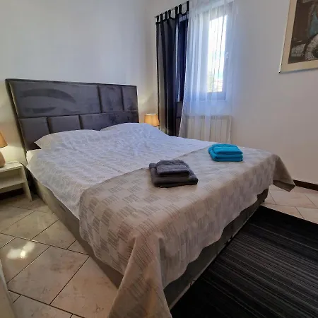 Apartments Katarina - New Renovated Rovinj Exterior photo
