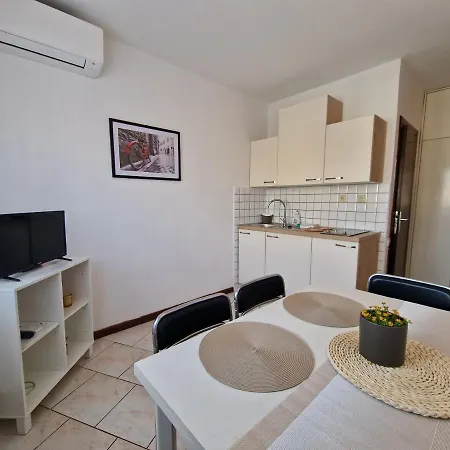 Apartments Katarina - New Renovated Rovinj Exterior photo