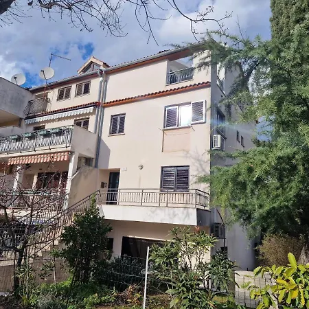 Apartments Katarina - New Renovated Rovinj Exterior photo